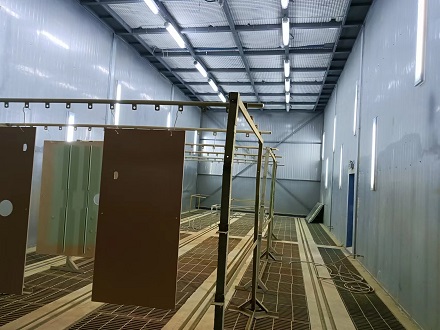 軌道交通涂裝生產線客戶案例現(xiàn)場2